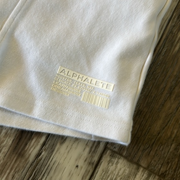 ALPHALETE IDENTITY WOMEN "UNISEX" WHITE BEAUTIFUL SHORTS, MEDIUM - Picture 6 of 13